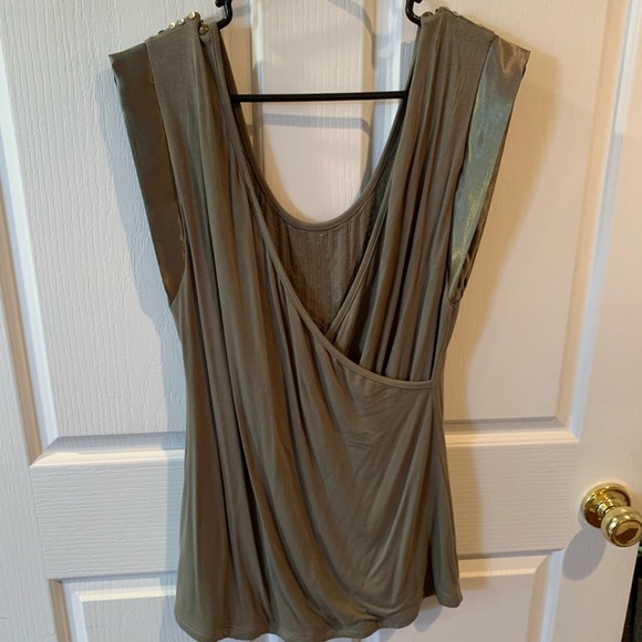 Never worn top from the buckle green with satin and studded in front - Picture 2 of 3